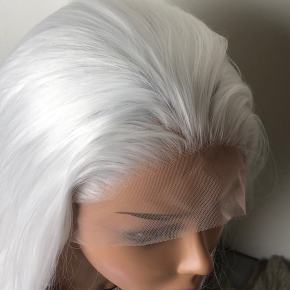 - ?24” MILK WHITE LACEFRONT STRAIGHT WIG ? *NWT*